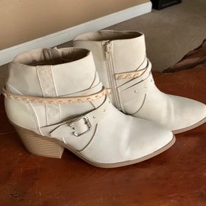 Maurices size 9 boots